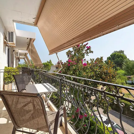 Hotel apartamentowy Rousetis