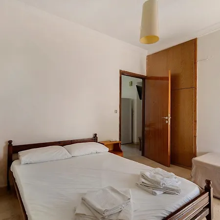 Rousetis Hotel apartamentowy Ejo