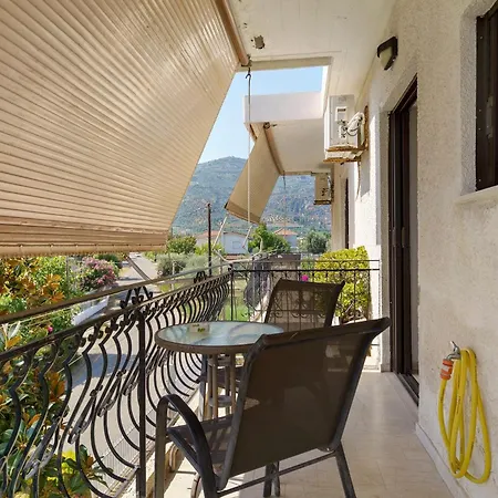 Hotel apartamentowy Rousetis