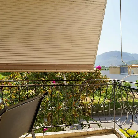 Hotel apartamentowy Rousetis