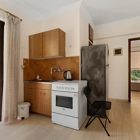 Hotel apartamentowy Rousetis 3*