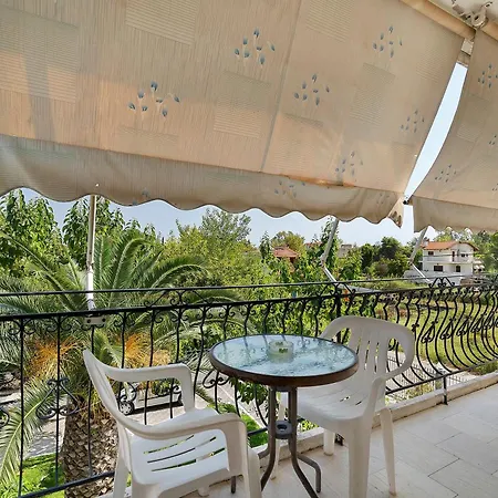 Hotel apartamentowy Rousetis Ejo