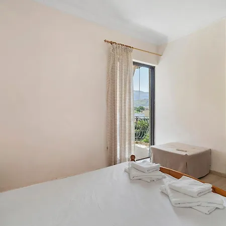 Hotel apartamentowy Rousetis 3*