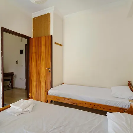Hotel apartamentowy Rousetis