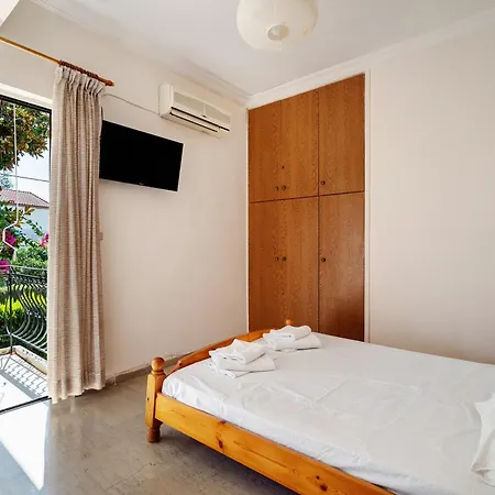 Rousetis Hotel apartamentowy Ejo