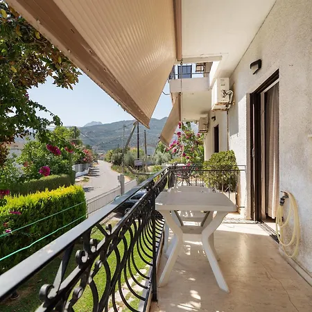 Rousetis Hotel apartamentowy Ejo