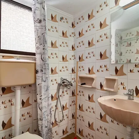 Hotel apartamentowy Rousetis