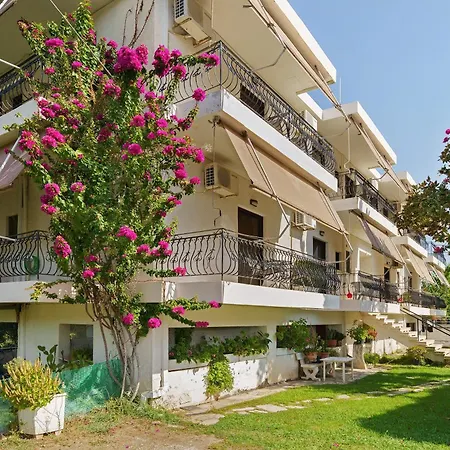 Hotel apartamentowy Rousetis 3*