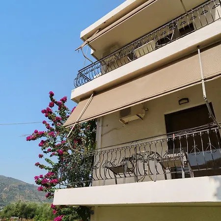 Aparthotel Rousetis 3*